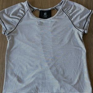 Girls activewear T-shirt! Mesh back panel